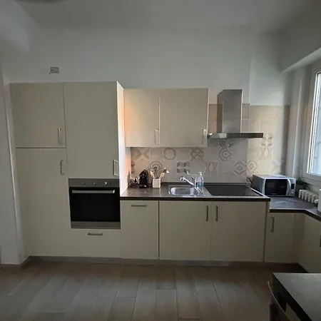 Cozy 700m From The Milan Red Metro