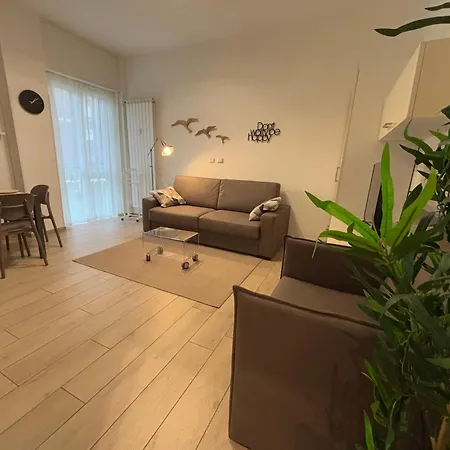Cozy 700m From The Milan Red Metro Apartment